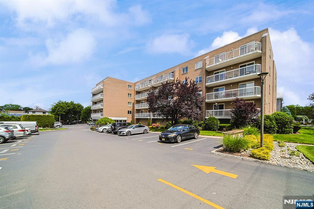 38 Moonachie Road 402