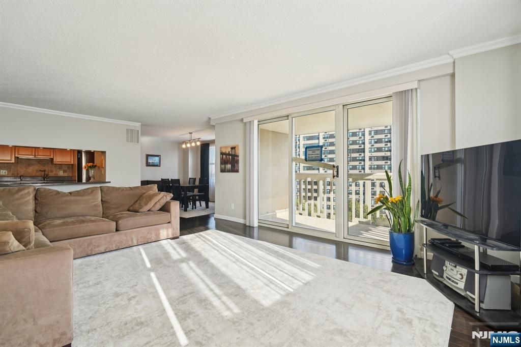 Photo of 555 North Avenue #6F, Fort Lee, NJ 07024 (MLS # 25035656)