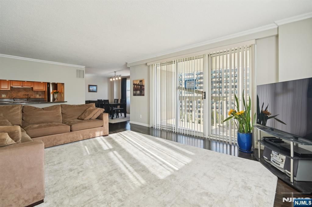 Photo of 555 North Avenue #6F, Fort Lee, NJ 07024 (MLS # 25035656)
