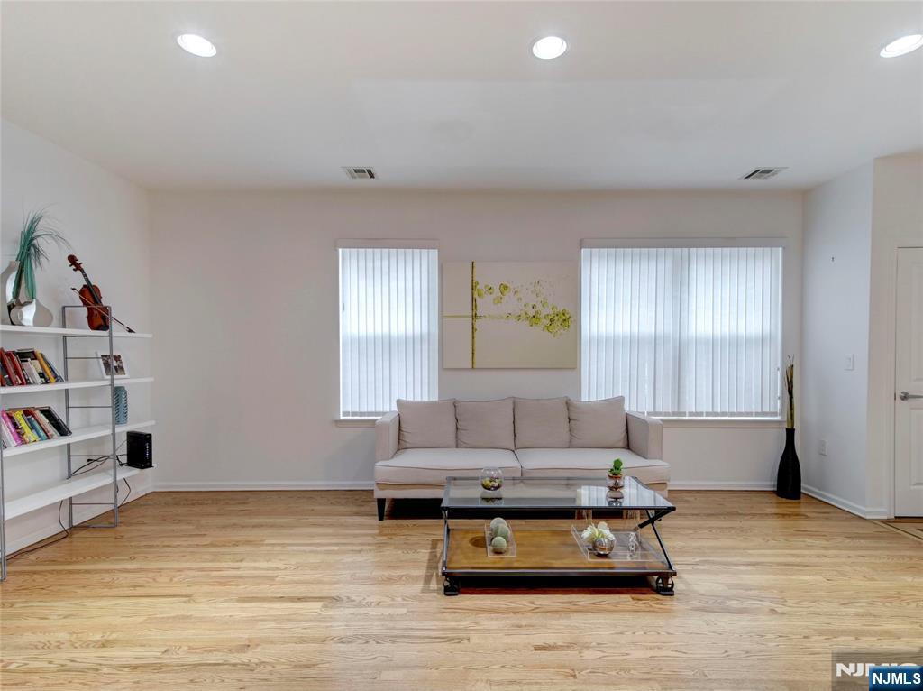 92 Willow Street 3
