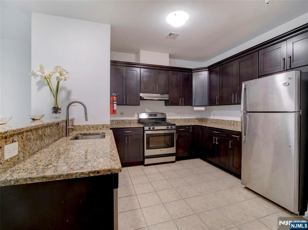 92 Willow Street 3