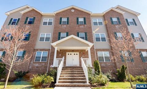 Photo of 92 Willow #3, Bloomfield, NJ 07003 (MLS # 26016767)