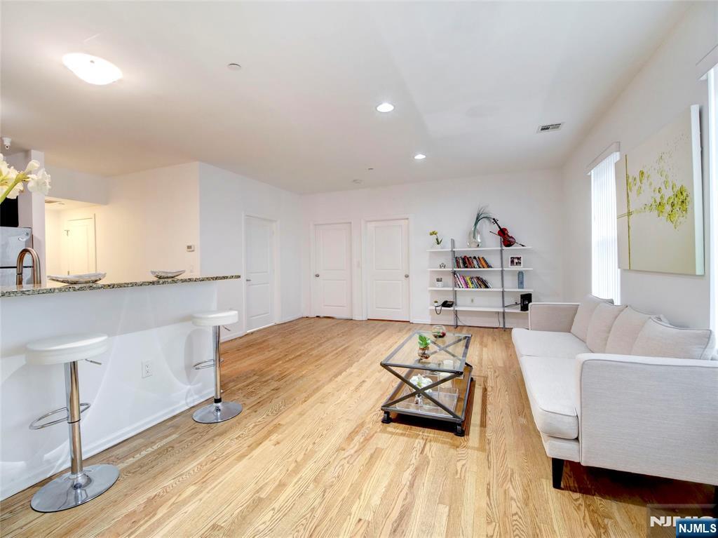 92 Willow Street 3