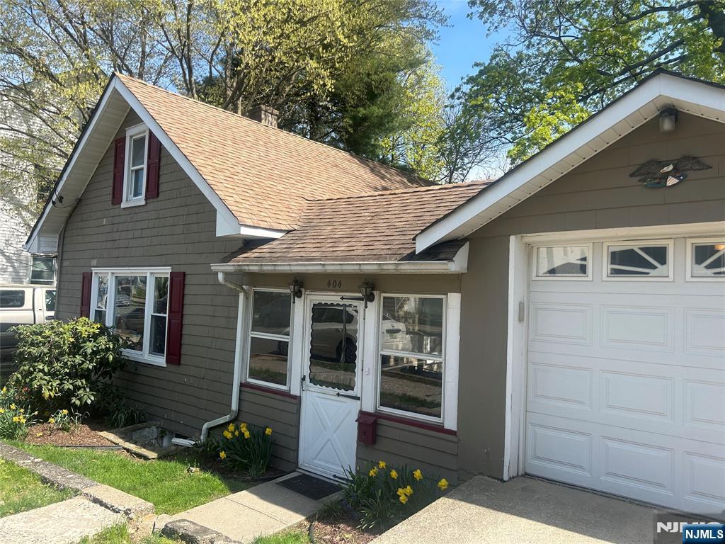 Rental Property at 404 10th St, Prospect Park, New Jersey - Bedrooms: 2 
Bathrooms: 1 
Rooms: 5  - $2,300 MO.