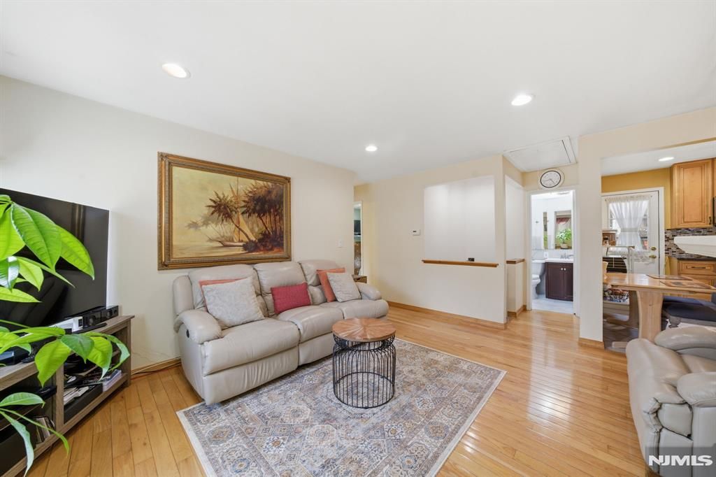 Photo of 50 Skyline Lake Drive, Ringwood, NJ 07456 (MLS # 26012325)