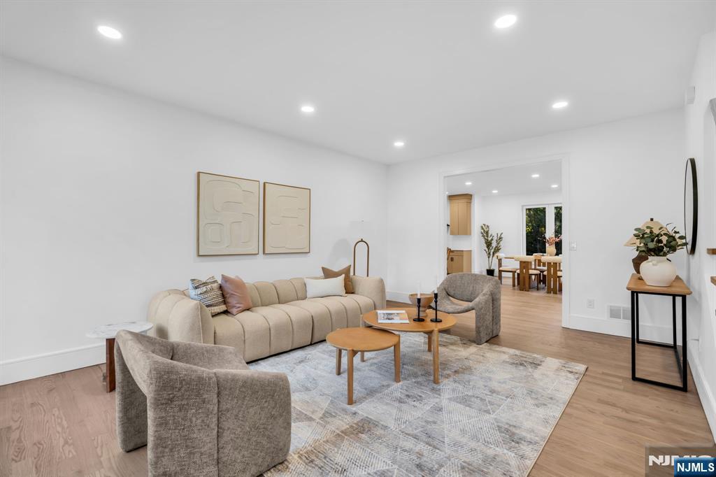 Homes for Sale in Northern NJ | ThisIsRiverEdge.com 515 Salem Street