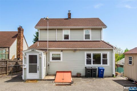 516 5th Street Carlstadt NJ 07072
