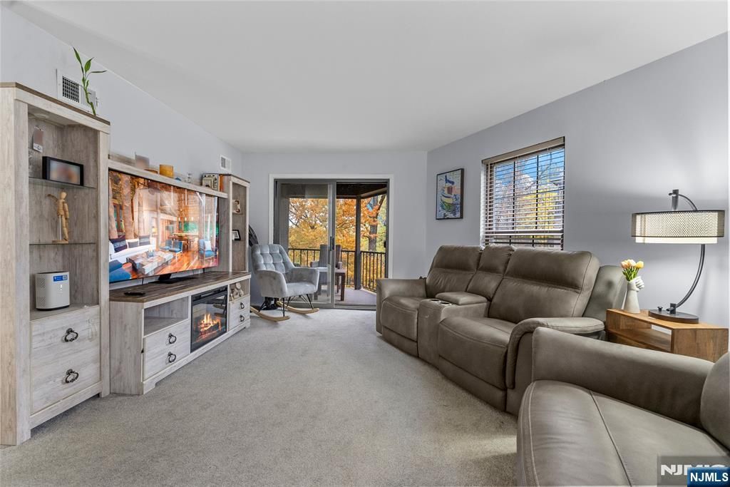 Photo of 181 Long Hill Rd #11-6, Little Falls, NJ 07424 (MLS # 25040066)