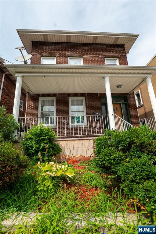 17 Laird Place