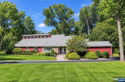 Photo of 3 Openaki Road, Randolph Township, NJ 07869 (MLS # 26034868)
