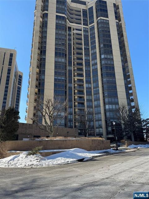 Photo of 900 Palisade Avenue #2201, Fort Lee, NJ 07024 (MLS # 26003078)