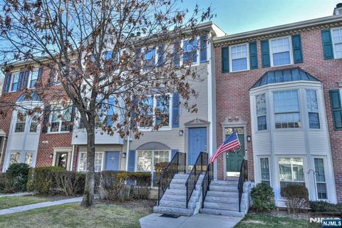 Photo of 501 Quince Ct, Mahwah, NJ 07430 (MLS # 26015752)