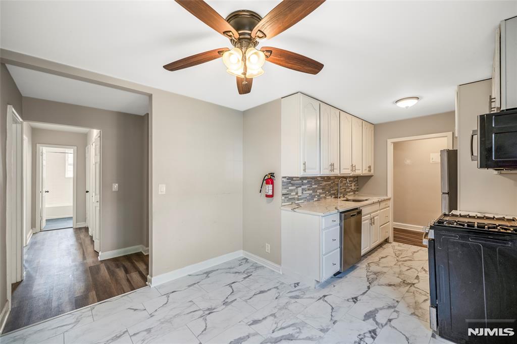 126 Hackett Place B201