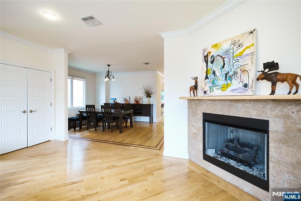25 Edsall Avenue A