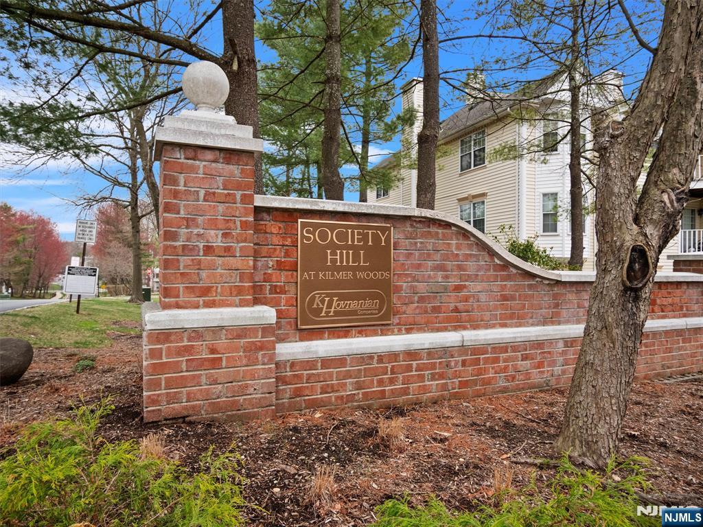 940 Juniper Way, Mahwah, New Jersey - 2 Bedrooms  
2 Bathrooms - 