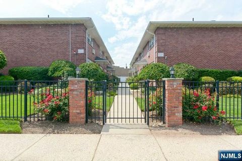 Photo of 395 Park St #395G, Hackensack, NJ 07601 (MLS # 25040704)