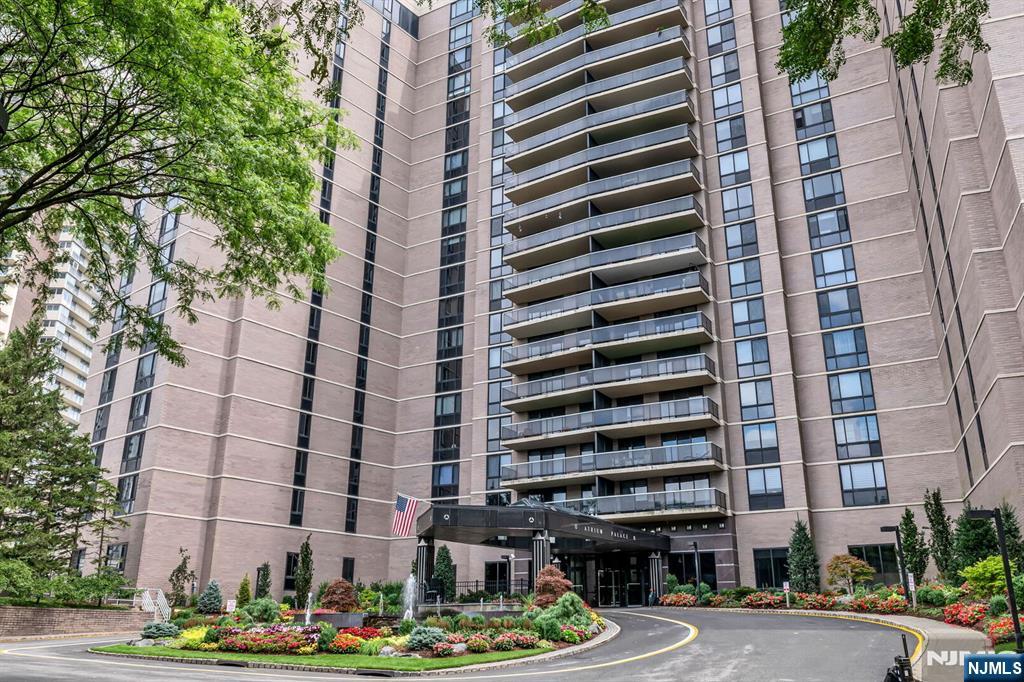 1512 Palisade Avenue 16L