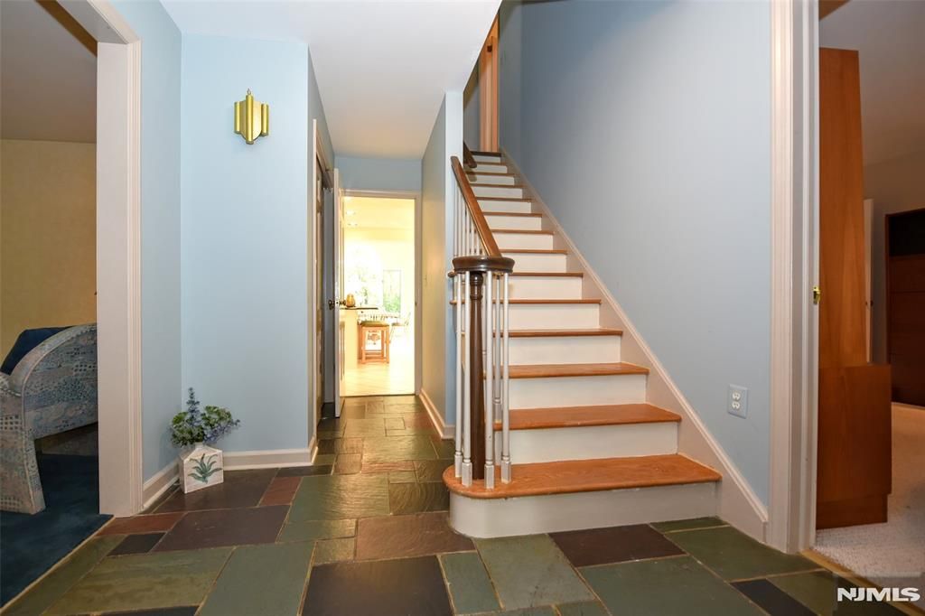 Photo of 727 Dakota Trail, Franklin Lakes, NJ 07417 (MLS # 25036521)