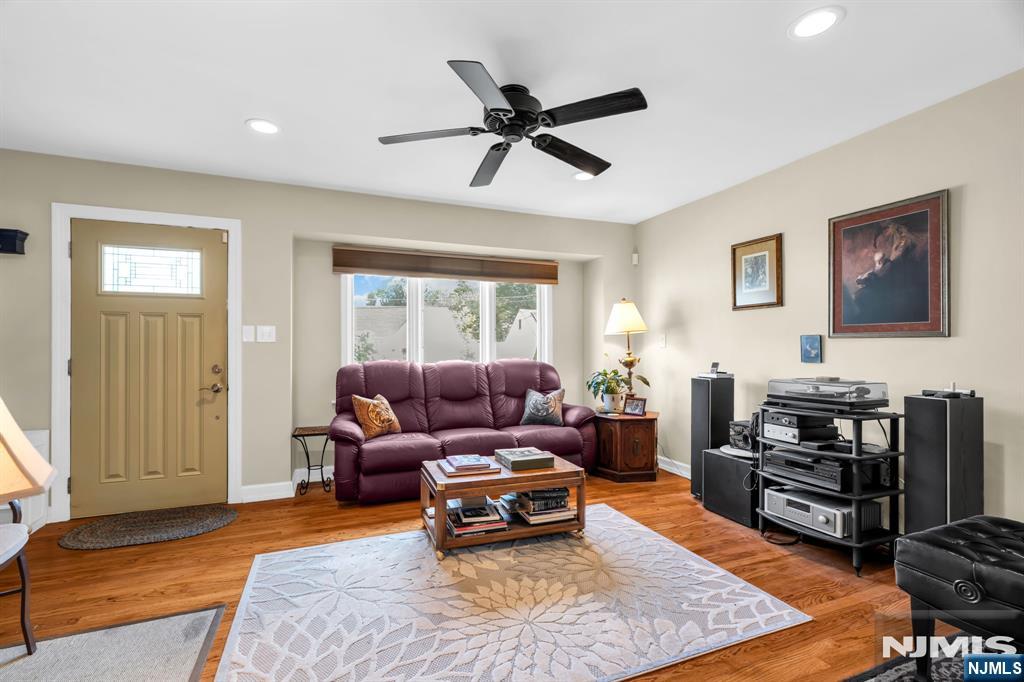 23 Schlosser Drive