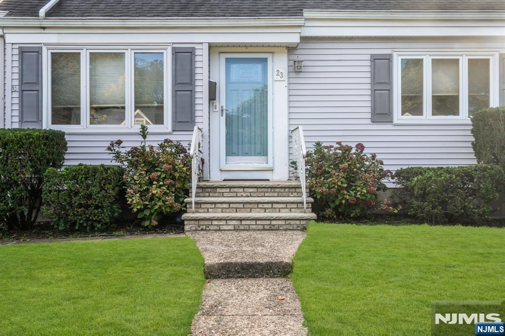 23 Schlosser Drive