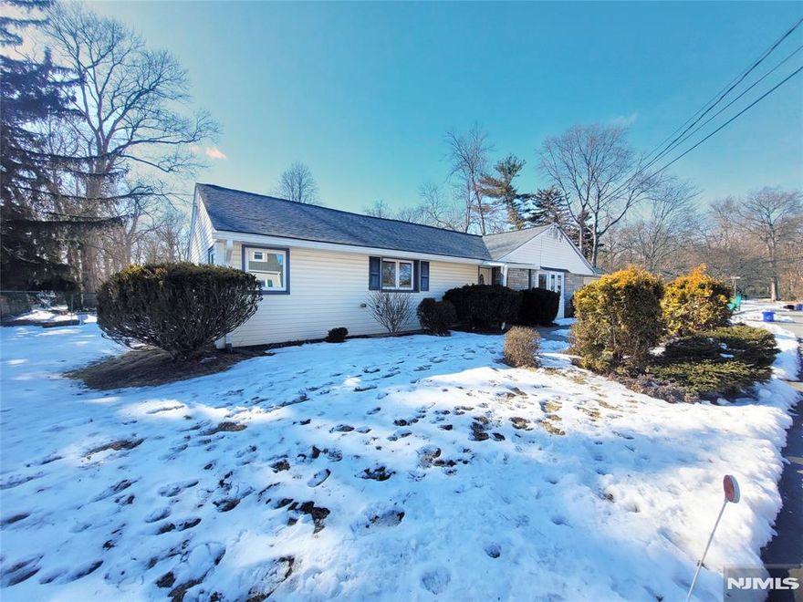 One floor living at its best! 3 bedroom 2 full baths with glowing wood floors running thru. Clean and move in ready. Located right next to a park. Close to NJ Transit bus and train lines. Easy access to major highways. 30 mins to GWB w/ no traffic. Great town with lots of stores & eateries to offer! Also close to malls and major box stores!