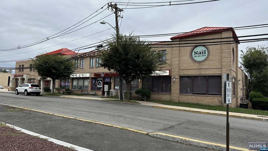 Spaces for MEDICAL PROFESSIONALS. Landlord wants to make medical offices on the whole 2nd floor. Total 8,000 SF, over 100 parking spaces and an elevator in the building. Landlord will divide, Min. 800 SF to Max. 8,000 SF. Also, landlord will provide basic electric and plumbing work for each unit. Tenants finish the rest interior works as they need. Flexible lease terms and reasonable lease rate. Base rent is $25/SF NNN. Additional rent (CAM, tax, insurance) is about $11/SF. Internal Medicine, Dentist, Physical Therapy, Acupuncture.... ALL TYEPS of medical professionals are welcome.