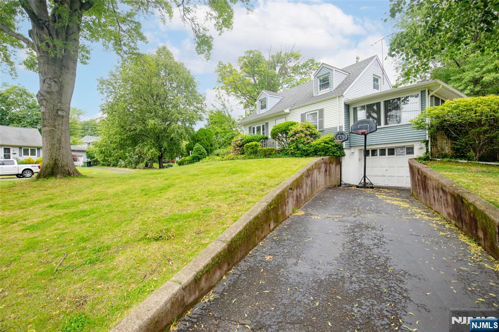 165 Hebberd Avenue