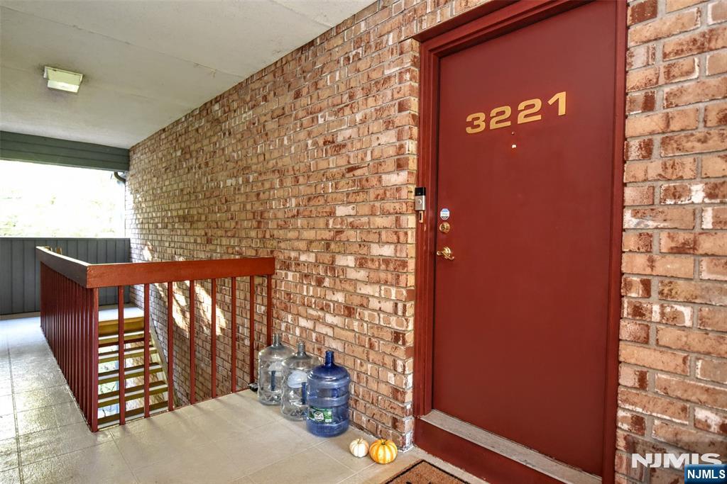 3221 Hilltop Road