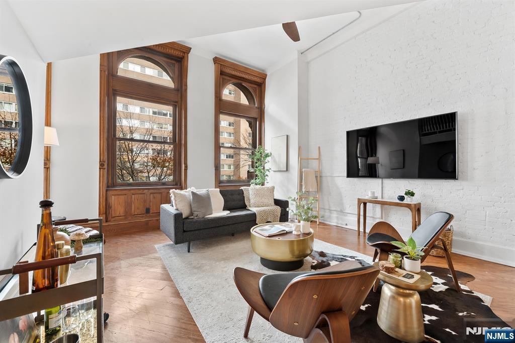 83 Montgomery Street 201