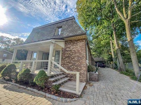 Photo of 23 6th St, Englewood Cliffs, NJ 07632 (MLS # 26011152)