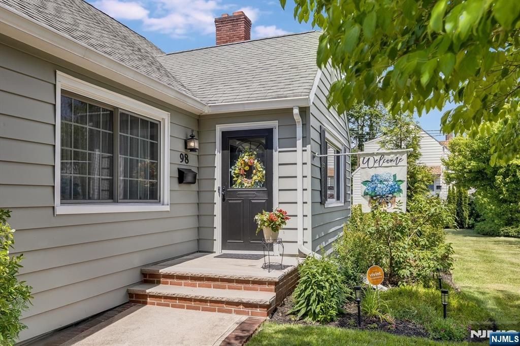 Photo of 98 Totowa Road, Totowa, NJ 07512 (MLS # 26021345)