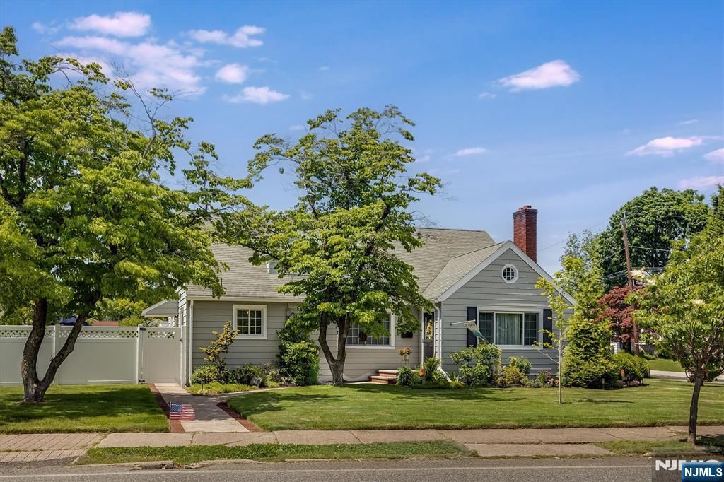 Photo of 98 Totowa Road, Totowa, NJ 07512 (MLS # 26021345)