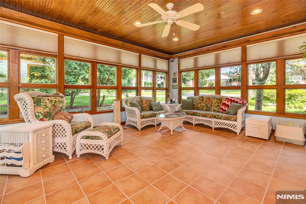 119 Buckingham Drive