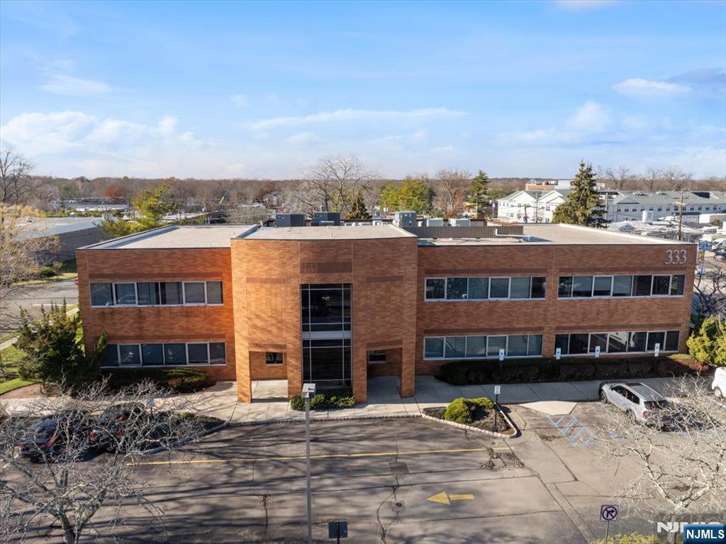 333 Old Hook Road 200