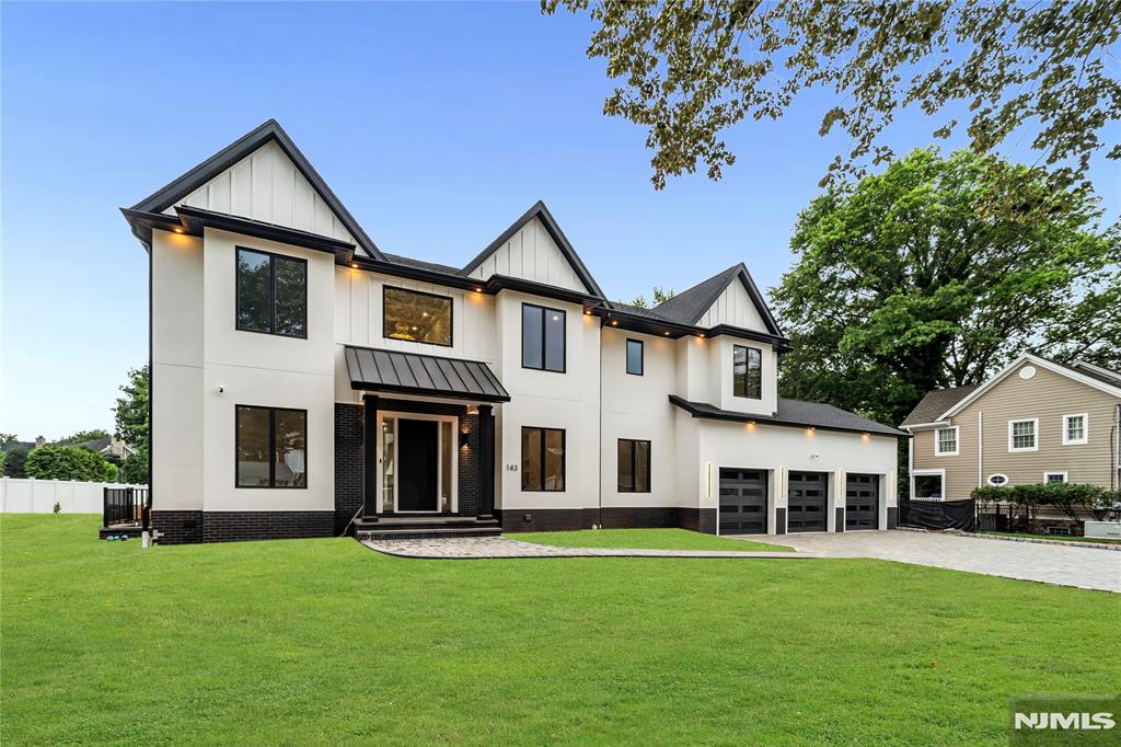 143 Fernwood Drive