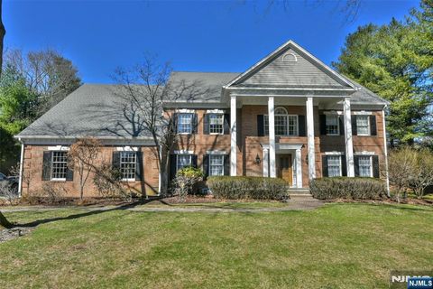 400 Scholar Court, Franklin Lakes, NJ 07417 - MLS#: 25008805