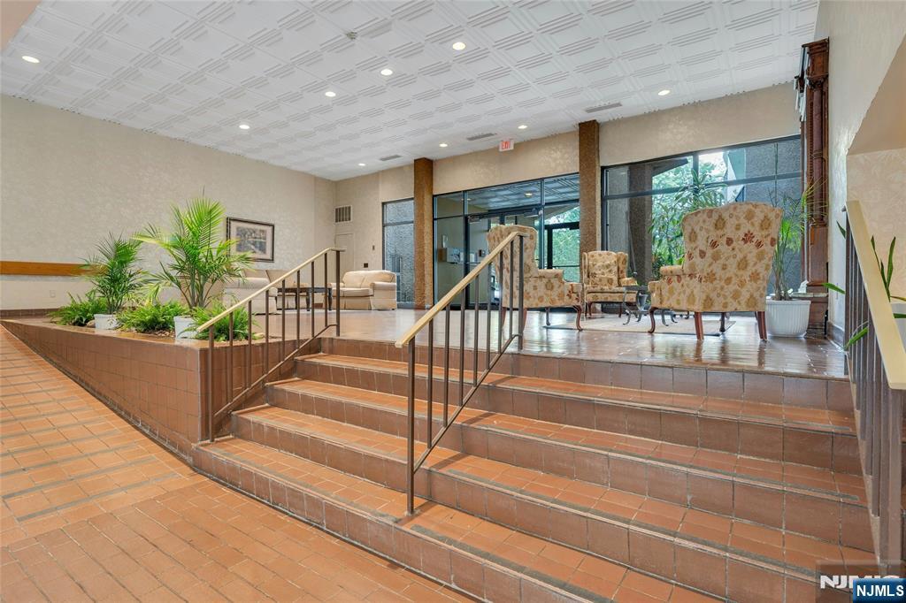 521 N Piermont Avenue 225