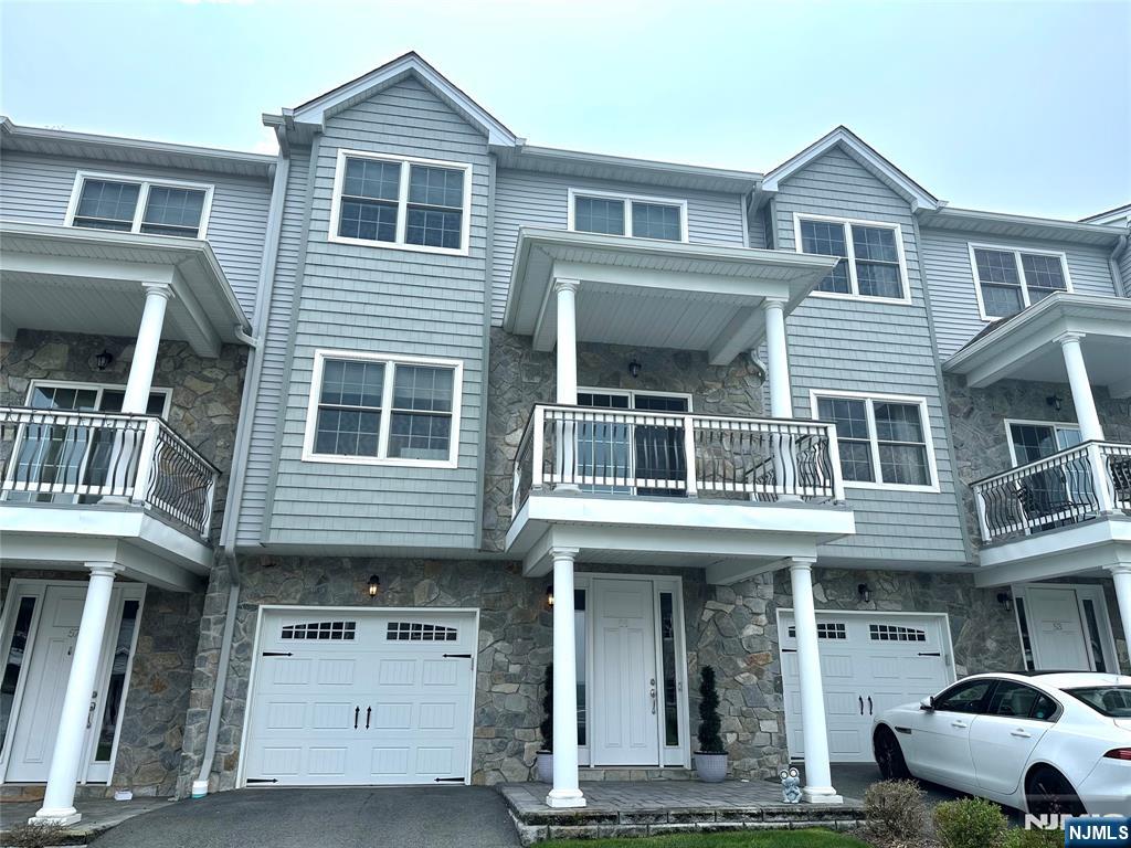 55 Halina Lane, Butler Borough, New Jersey - 3 Bedrooms  
3 Bathrooms - 