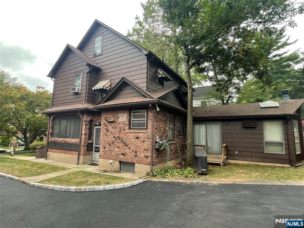 1328 Taft Road
