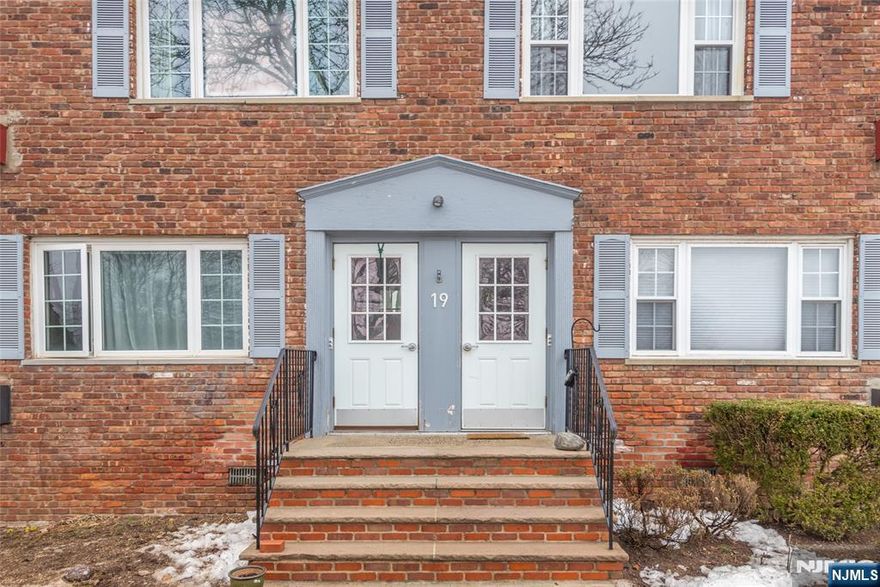 Turnkey second floor one bedroom, one bath unit beautifully renovated-kitchen with granite countertops & stainless steel appliances,updated bathroom,gleaming hardwood floors, & newer windows.IN UNIT WASHER/DRYER & DEEDED GARAGE too! Garage #9 is located off second driveway up Wedgewood Drive.Garage is oversized & could possibly accomodate two smaller cars tandem style or be used partially for storage.Heat & hot water included in HOA fee.Spectacular location a stone's throw from Bloomfield Ave & award winning Verona Park as well as bustling downtown restaurants & shops.Montclair is only a hop,skip jump away with the Montclair Film Festival,S Mountain Art Museum,Wellmont Theatre,& sought after restaurant & shopping scene.NJ Transit bus & NYC train nearby.Don't miss this opportunity!