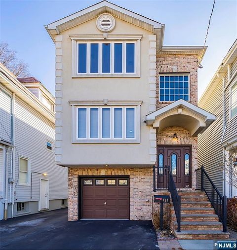 Photo of 312 Vine St, Elizabeth, NJ 07202 (MLS # 26010943)