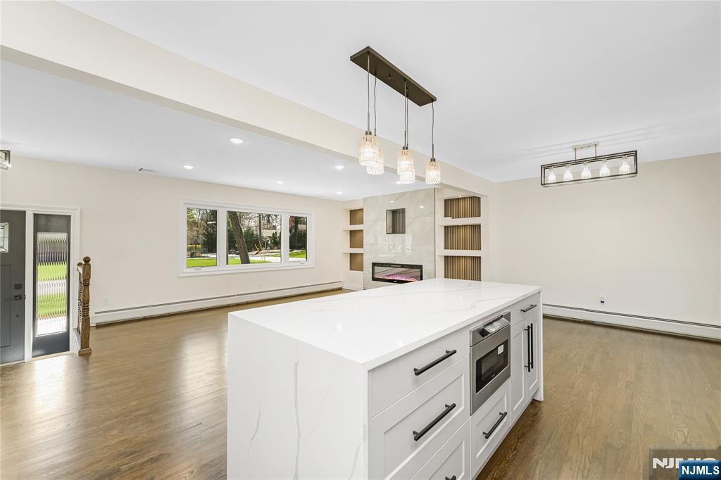4 Nelson Street, Harrington Park, New Jersey - 4 Bedrooms  
3 Bathrooms  
8 Rooms - 