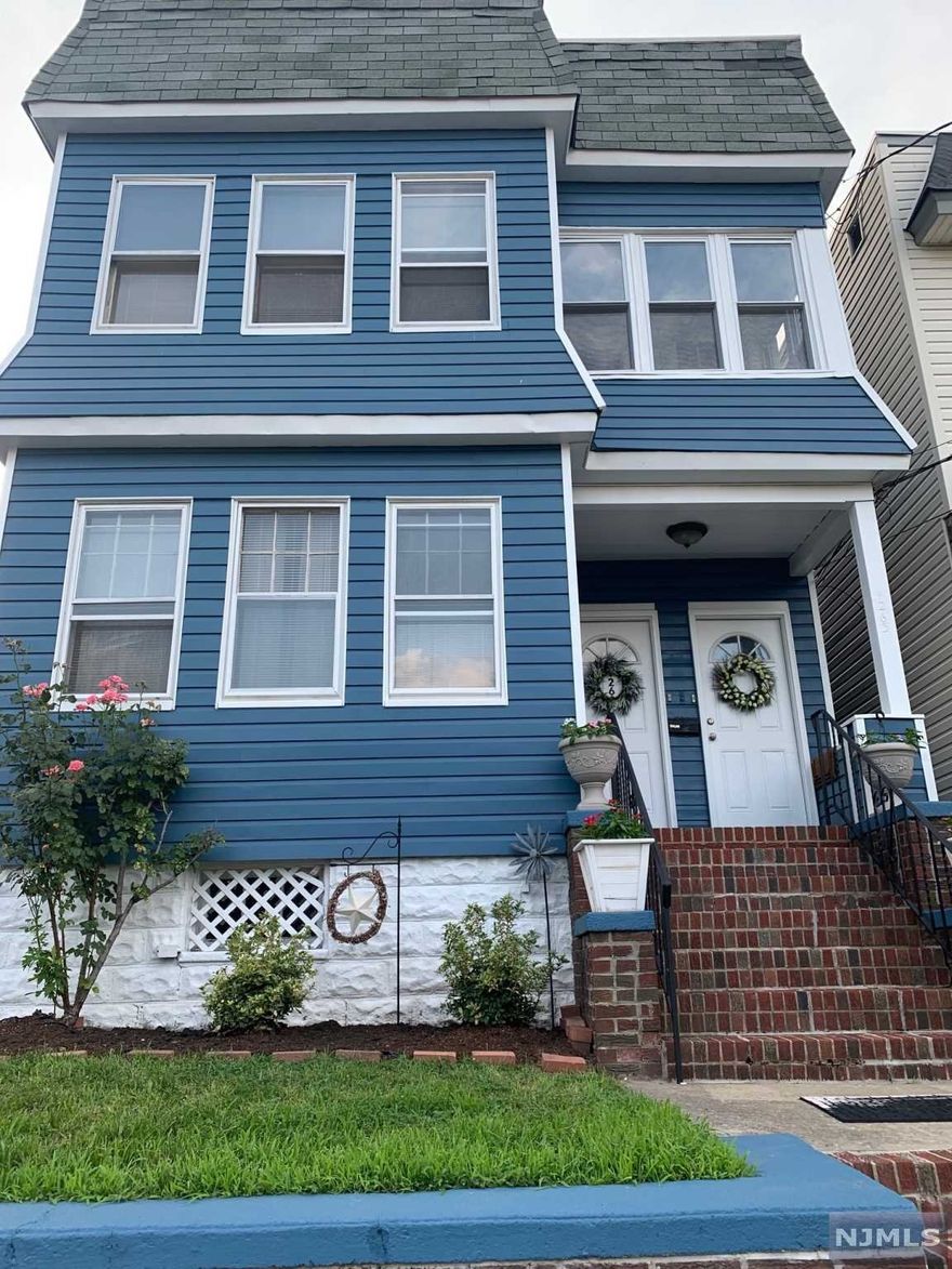 2 FAMILY IN A GREAT LOCATION. EACH UNIT FEATURES 2 BEDROOMS. SEPERATE UTILITIES. HARDWOOD FLOORING. LARGE GARAGE AND DRIVEWAY PARKING FOR 3 CARS. CLOSE TO PARKS AND PUBLIC TRANSPORTATION. Best and highest Monday 5pm