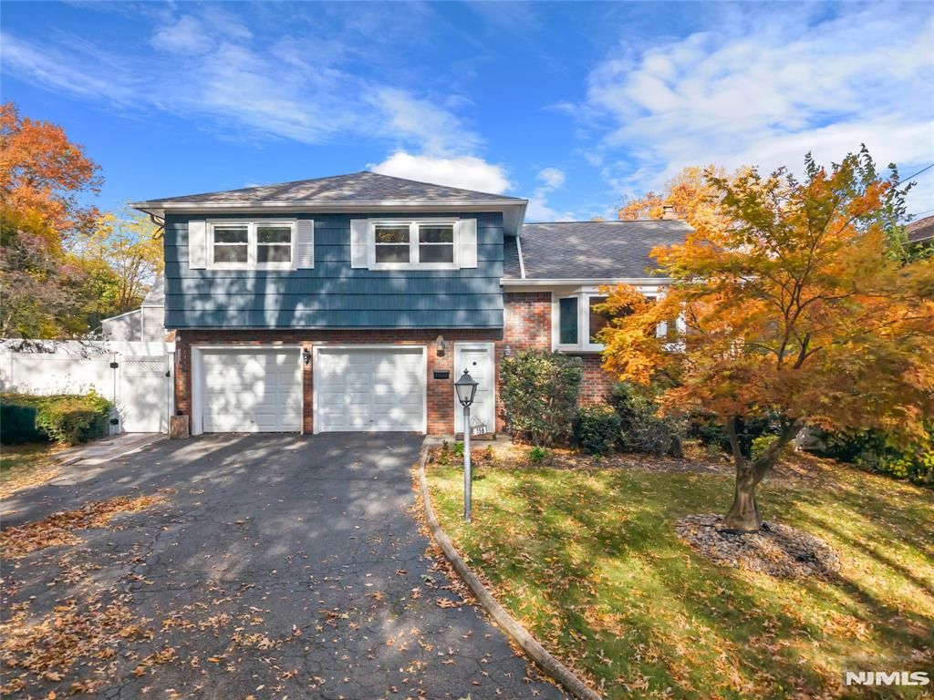 Photo of 156 Margaret Avenue, Nutley, NJ 07110 (MLS # 25039153)