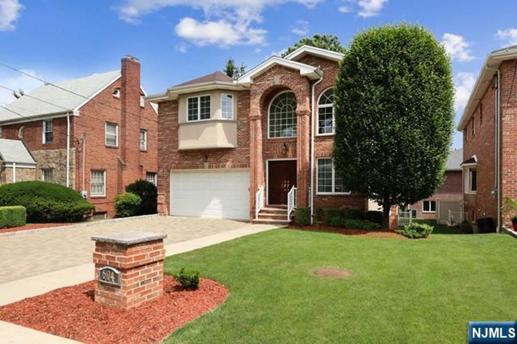 Photo of 604 Abbott Avenue, Ridgefield, NJ 07657 (MLS # 24050570)