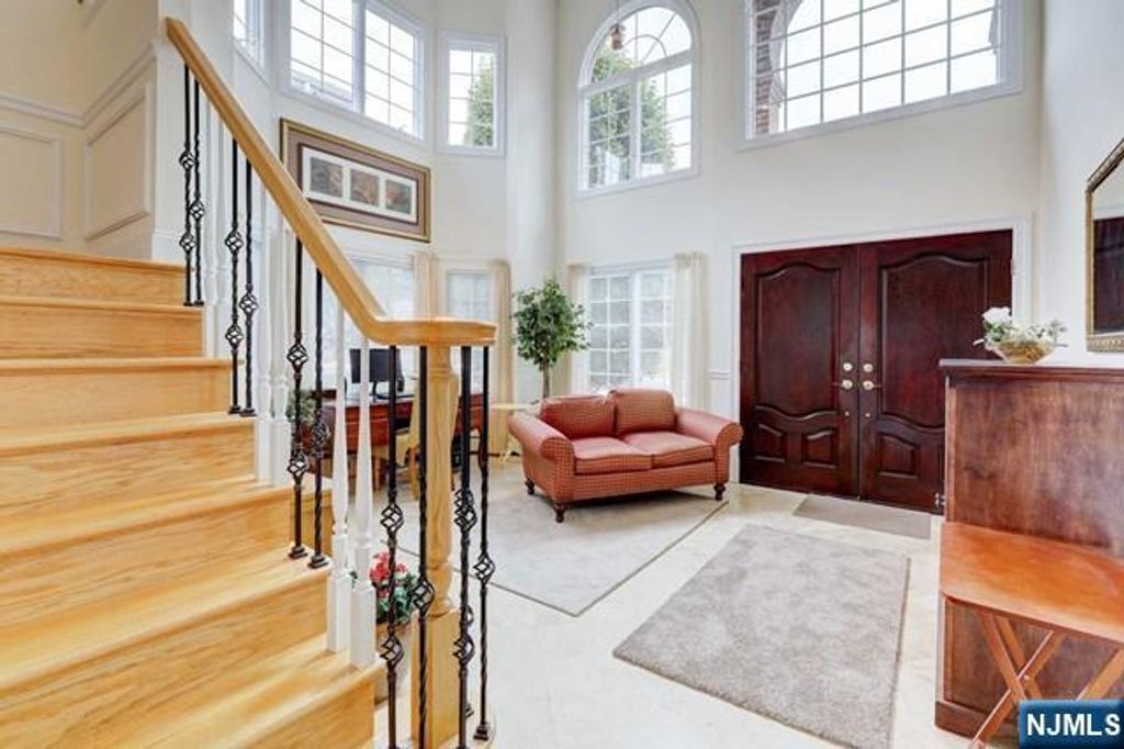 Photo of 604 Abbott Avenue, Ridgefield, NJ 07657 (MLS # 24050570)