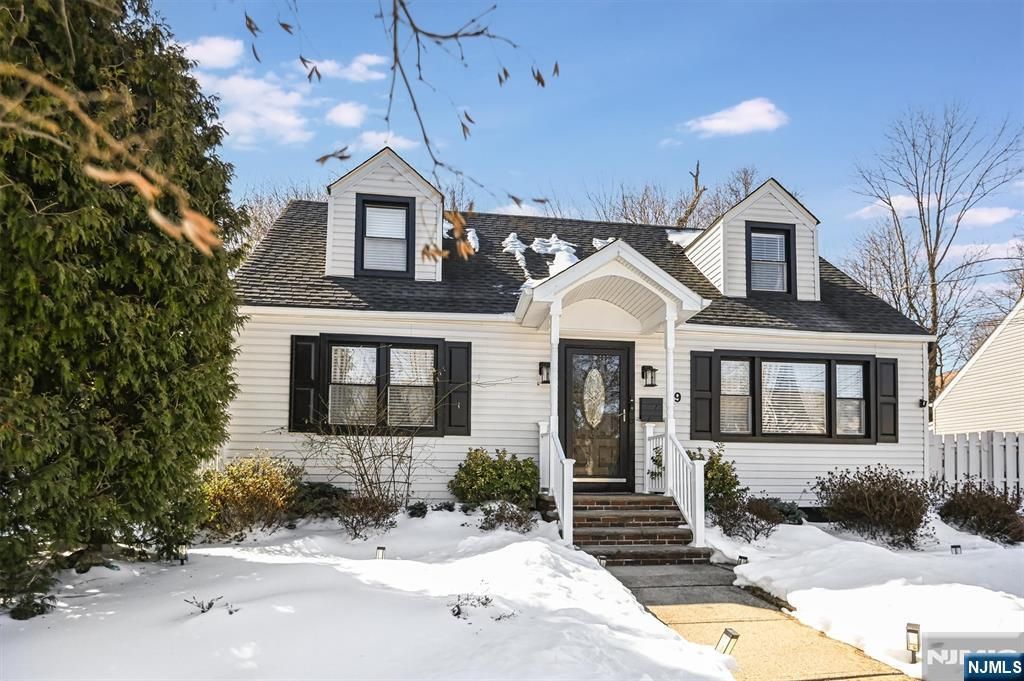 Photo of 19 Glendale Street, Nutley, NJ 07110 (MLS # 26005237)