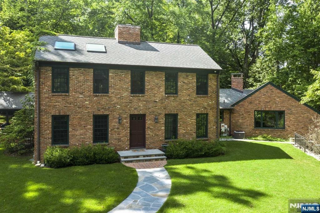44 W Hill Road