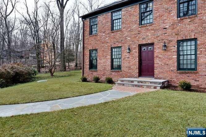 44 W Hill Road
