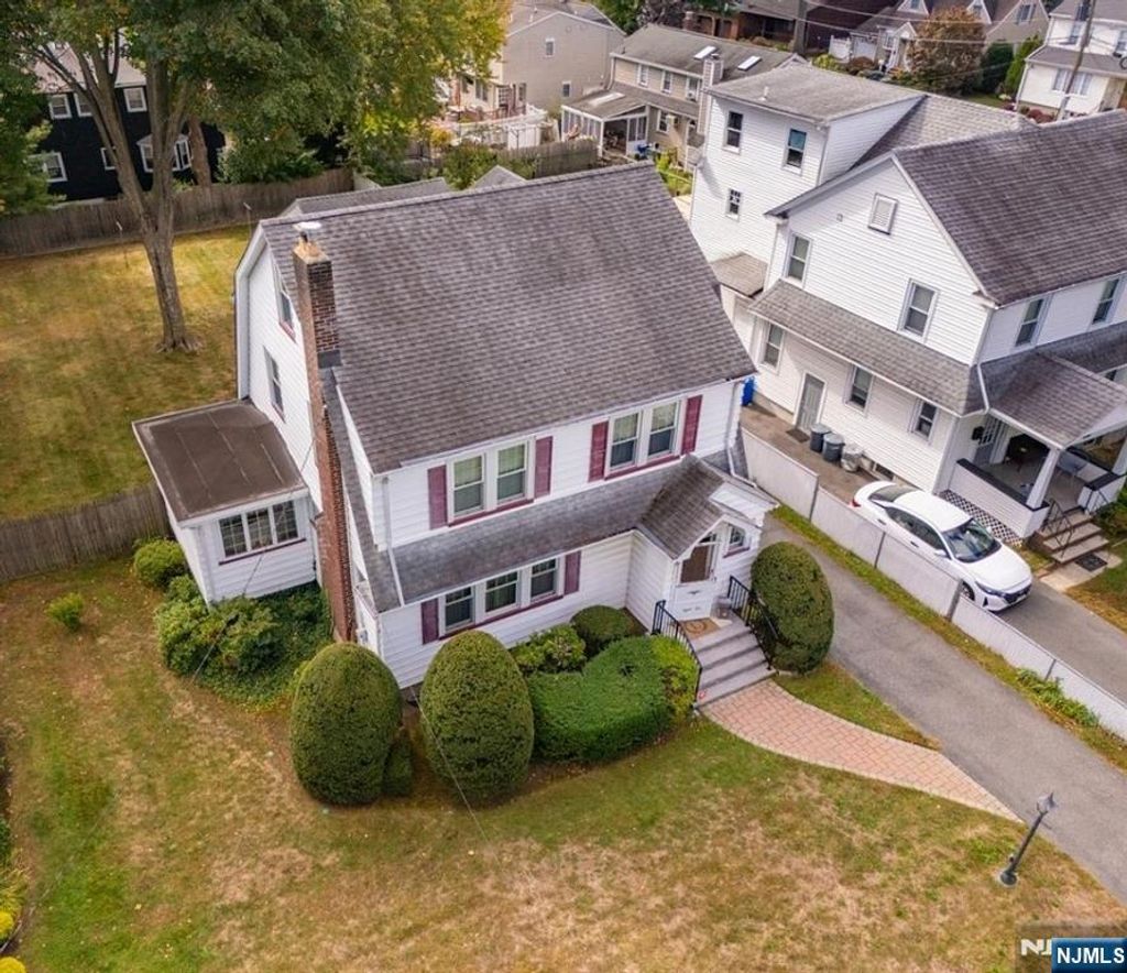 Photo of 810 Morlot Avenue, Fair Lawn, NJ 07410 (MLS # 25037069)